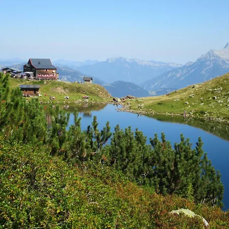 Haus Niedermoser בית הארחה