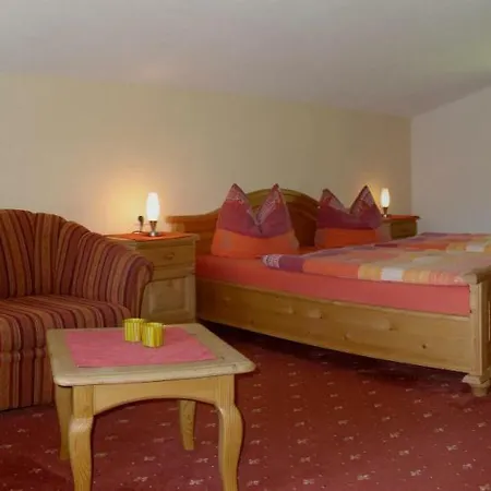 Haus Niedermoser Guest house
